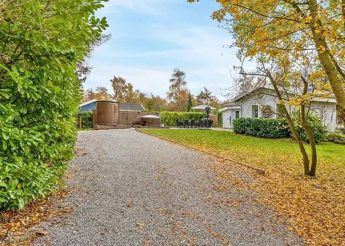 Semesterbostad Lovely In With Sauna *