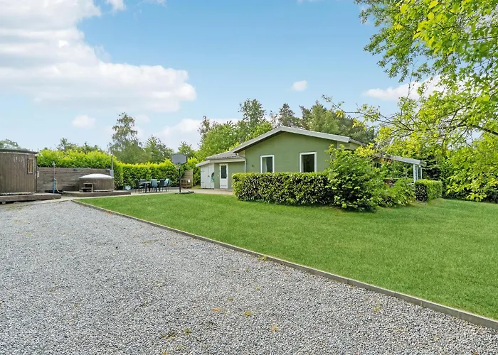 Semesterbostad Lovely In With Sauna *